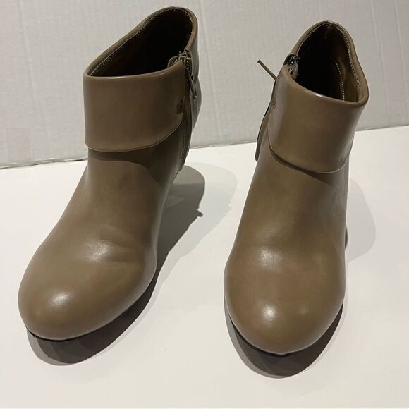 East 5th Heeled Ankle Boots Tan 6 1/2M - Picture 1 of 8